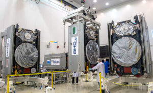 In the Spaceport’s S1A clean room facility, the four Galileo FOC satellites are prepared for their fit-check evaluation with the mission’s payload dispenser